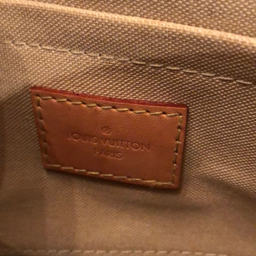 Louis Vuitton Favorite MM Damier Azure Bag - Picture 13 of 16